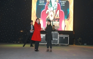 Uống bia và trúng thưởng iPhone 5 đêm giao thừa